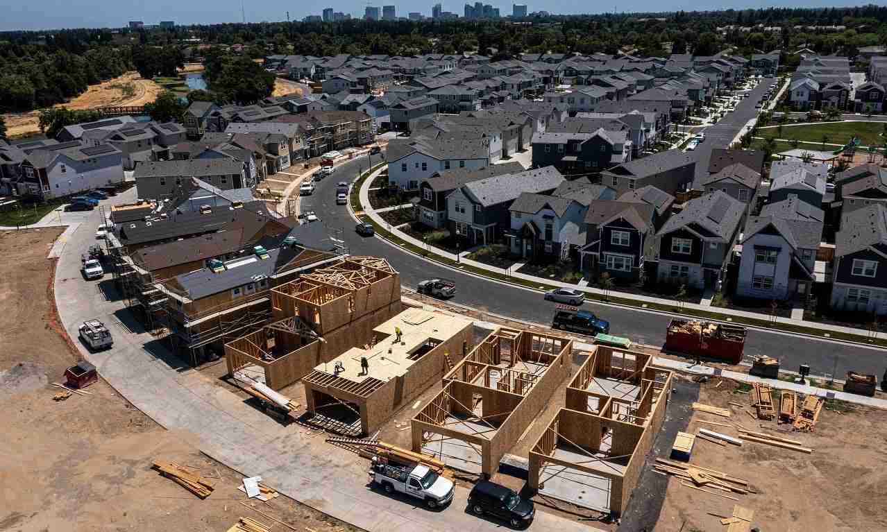 Housing starts unexpectedly plummet to lowest level in five months